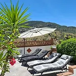 Mondriana Villa *
